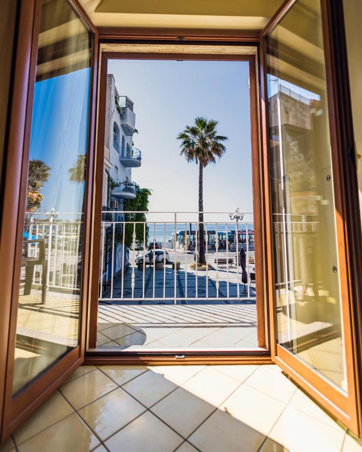 La Piazzetta Bed & Breakfast Giardini Naxos Bagian luar foto