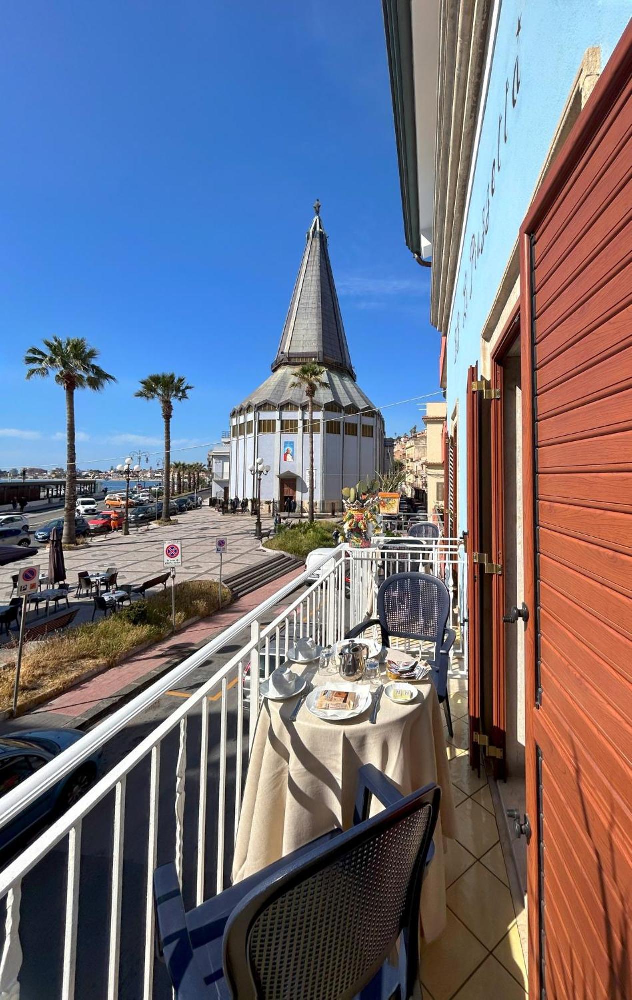 La Piazzetta Bed & Breakfast Giardini Naxos Bagian luar foto