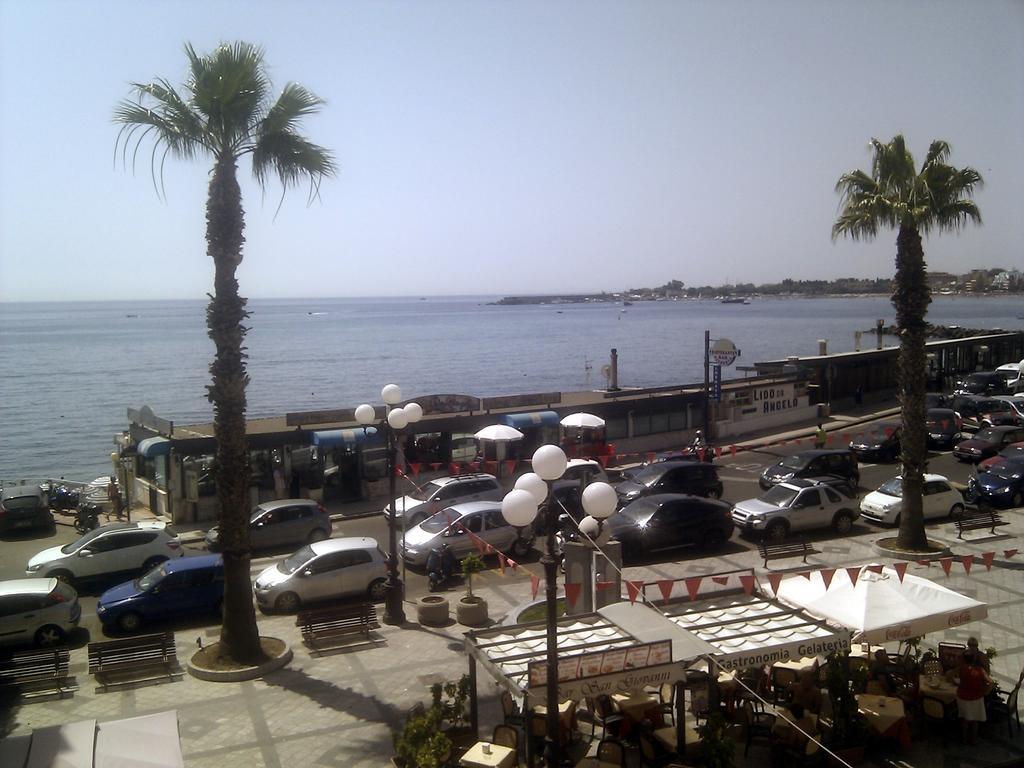 La Piazzetta Bed & Breakfast Giardini Naxos Bagian luar foto
